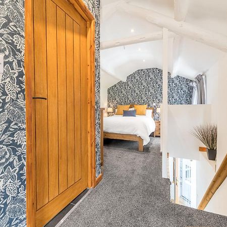 The Black Dog Apartment Dalton in Furness Exteriér fotografie