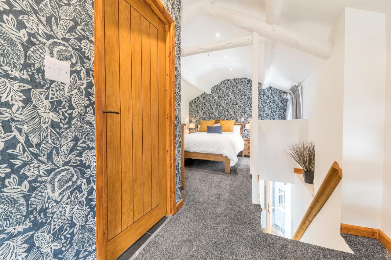 The Black Dog Apartment Dalton in Furness Exteriér fotografie